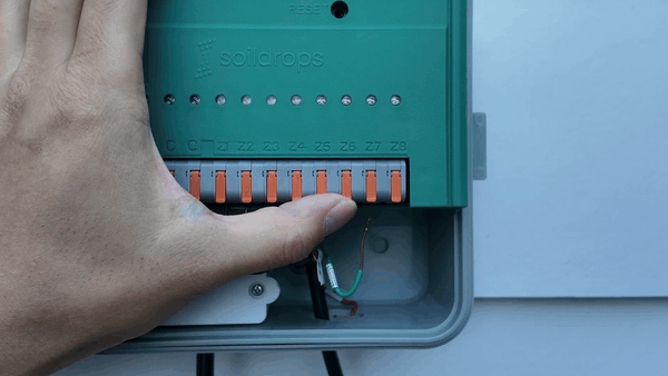 SoilDrops Smart Irrigation Starter Kit — WiFi Sprinkler Controller + 4 Wireless Soil Moisture Sensors